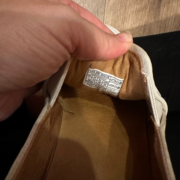 UGG Leather Slip Ons Cas sz 7 - Picture 8 of 9